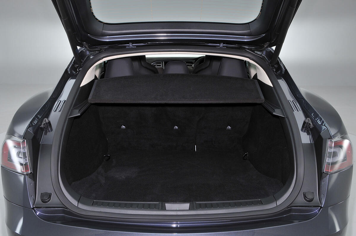 Tesla Model S 95D boot space