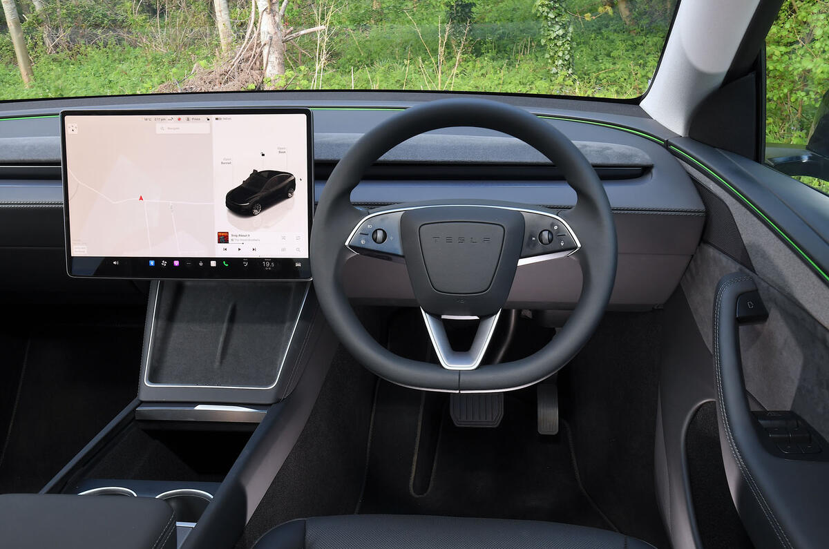 Tesla Model Y 2025 Review dash 9268 Tesla Model Y 2025 Review dash 9268