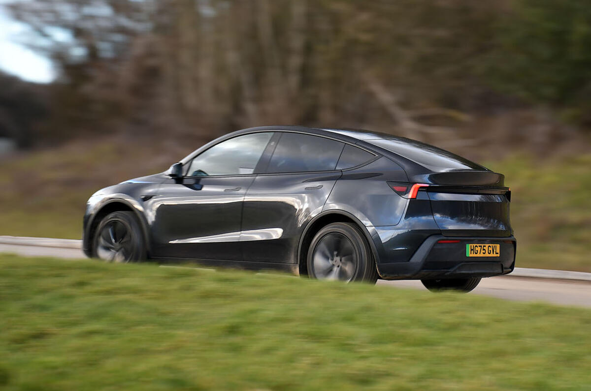 Tesla Moel Y Standard review 2026003