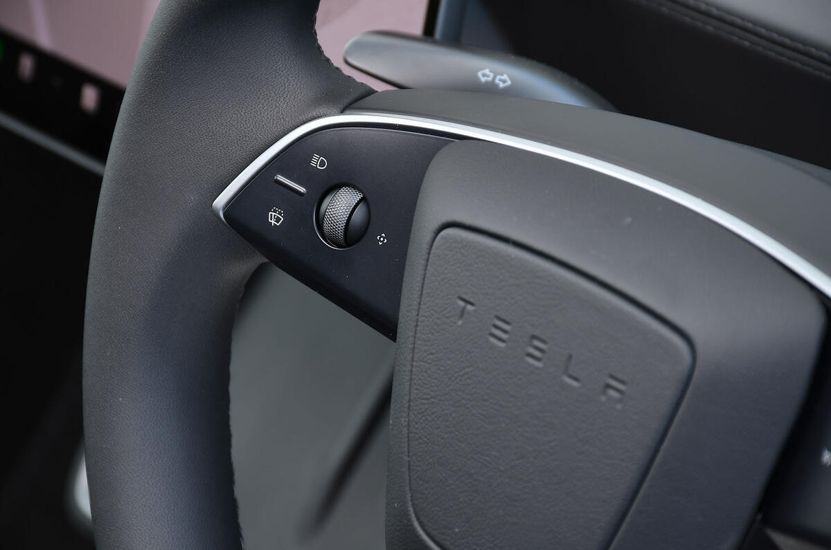 Tesla Moel Y Standard review 2026010