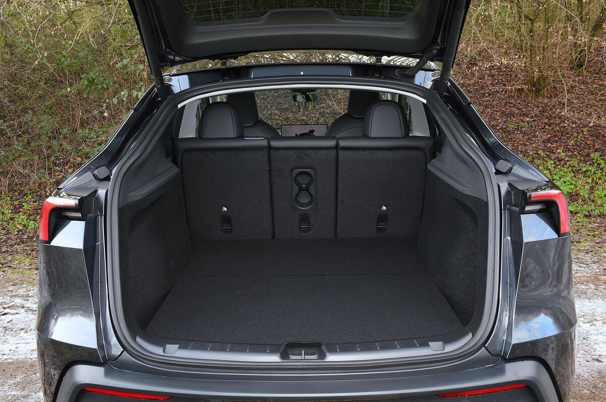 Tesla Moel Y Standard review 2026013