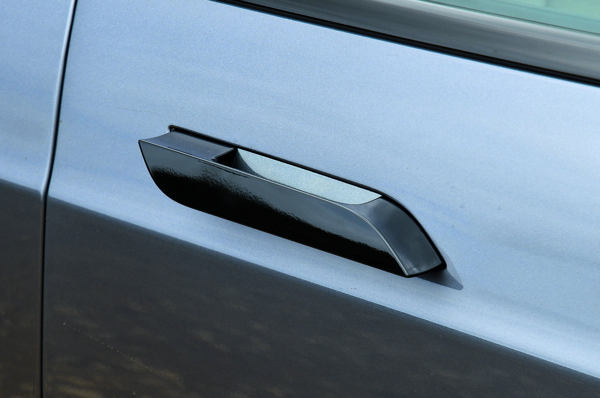 Tesla Model S Plaid door handle