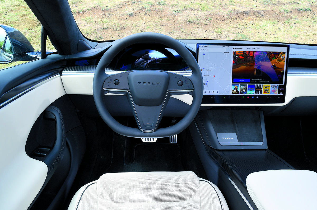 Tesla Model S Plaid front interior