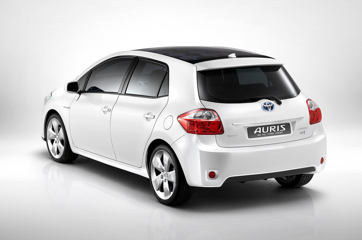 Toyota reveals Auris hybrid plans
