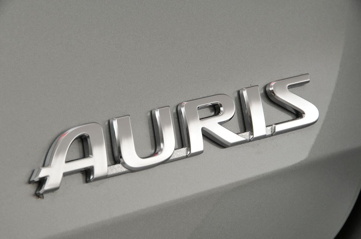 Toyota Auris badging