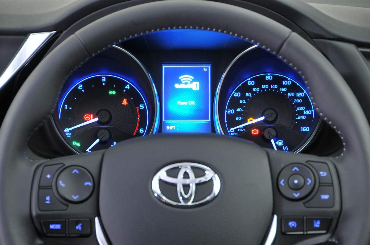 Toyota Auris instrument cluster