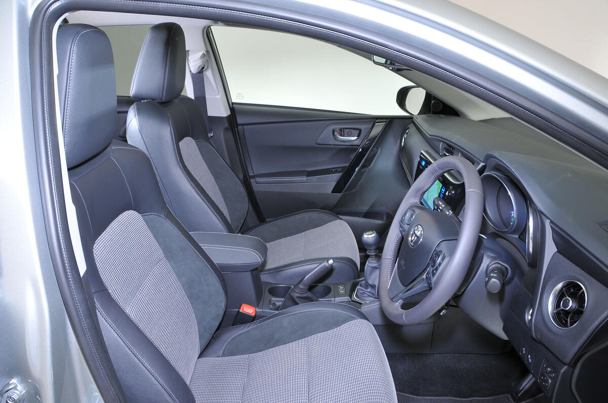 Toyota Auris interior