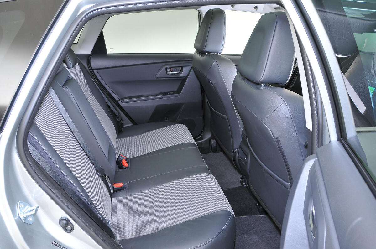 Toyota Auris rear seats