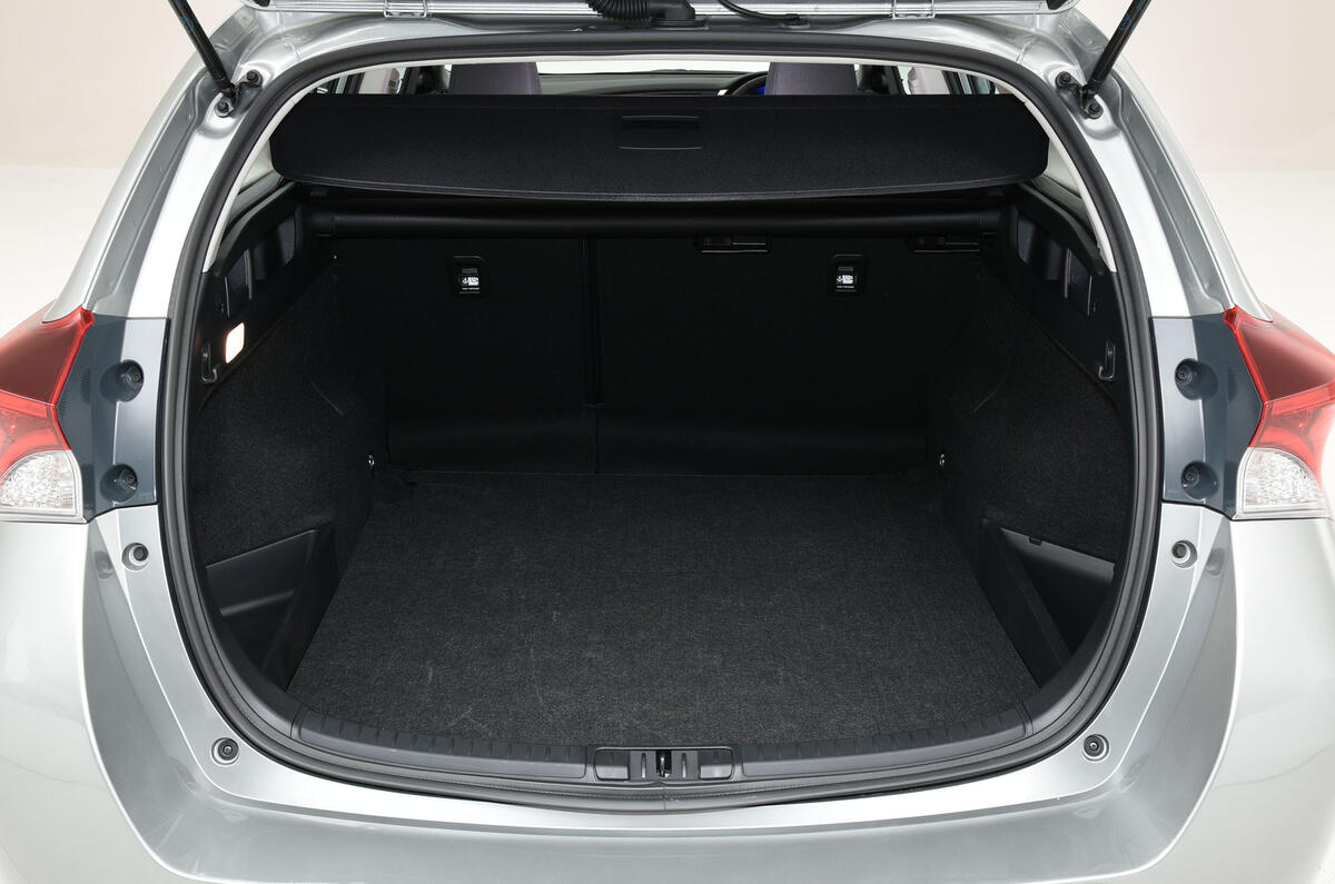 Toyota Auris Touring Sports boot space