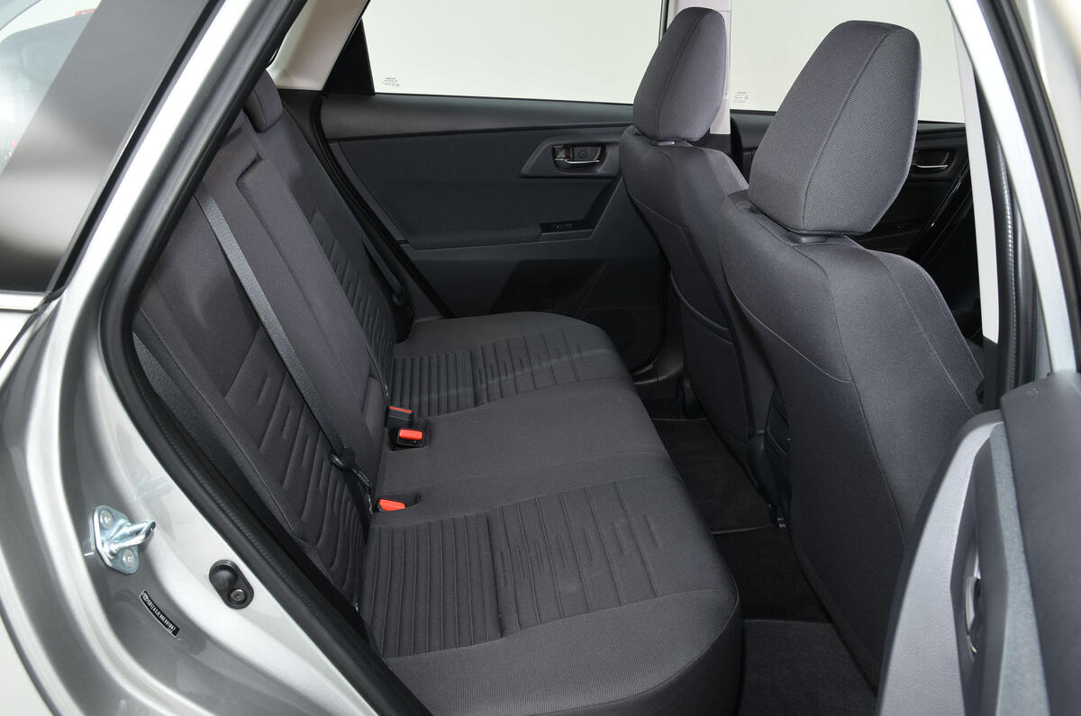 Toyota Auris Touring Sports rear seats