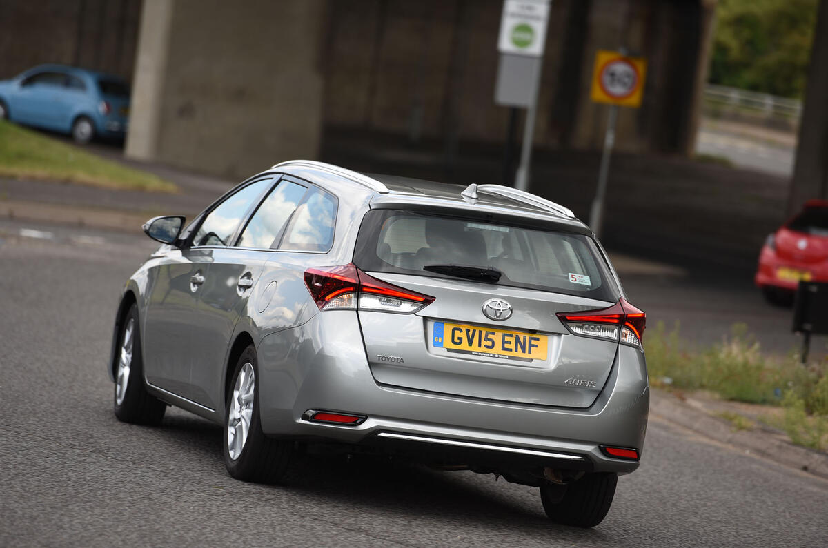 Toyota Auris Touring Sports Review 2017 Autocar Toyota Auris Touring Sports Review 2017 Autocar