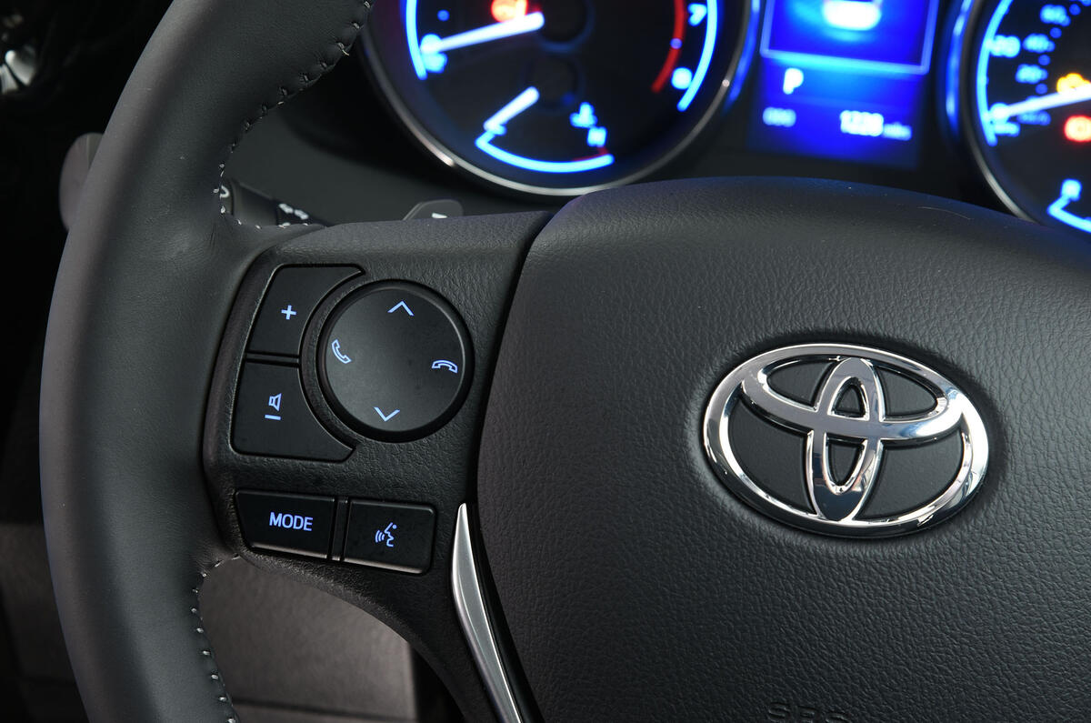 Toyota Auris Touring Sports steering wheel