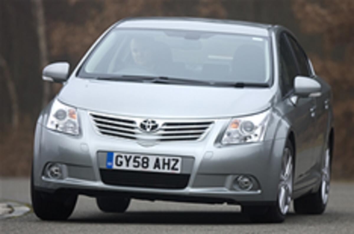 Toyota loses £483m