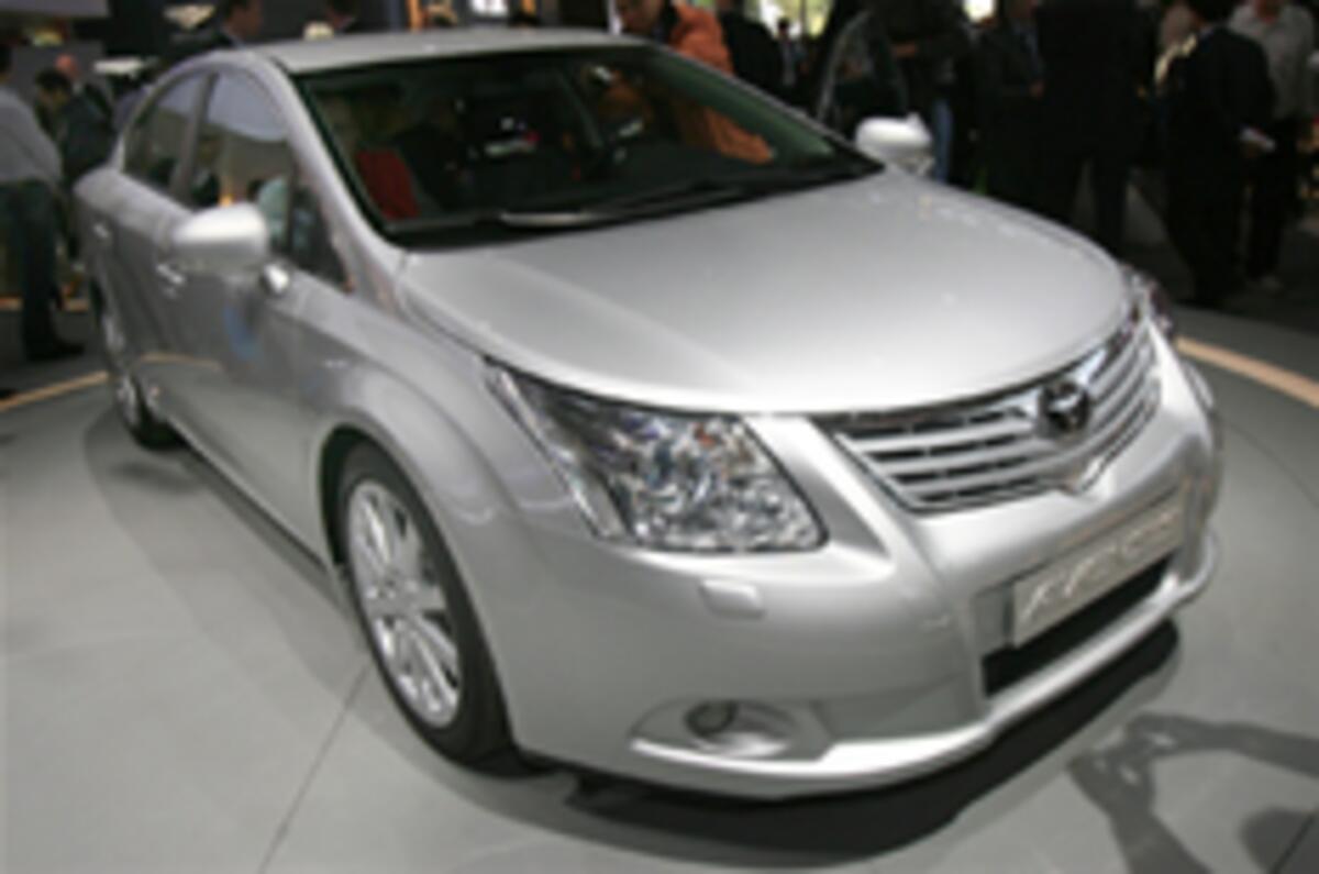 Paris show: Toyota Avensis