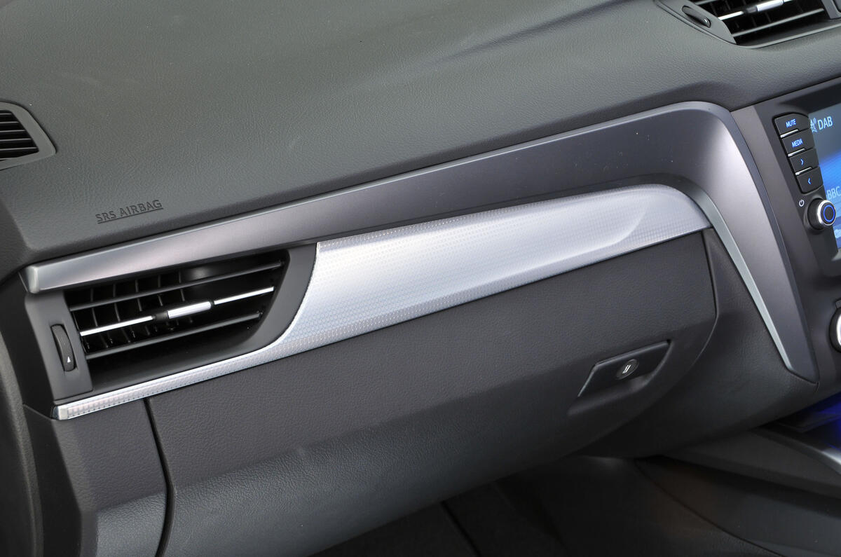 Toyota Avensis air vents