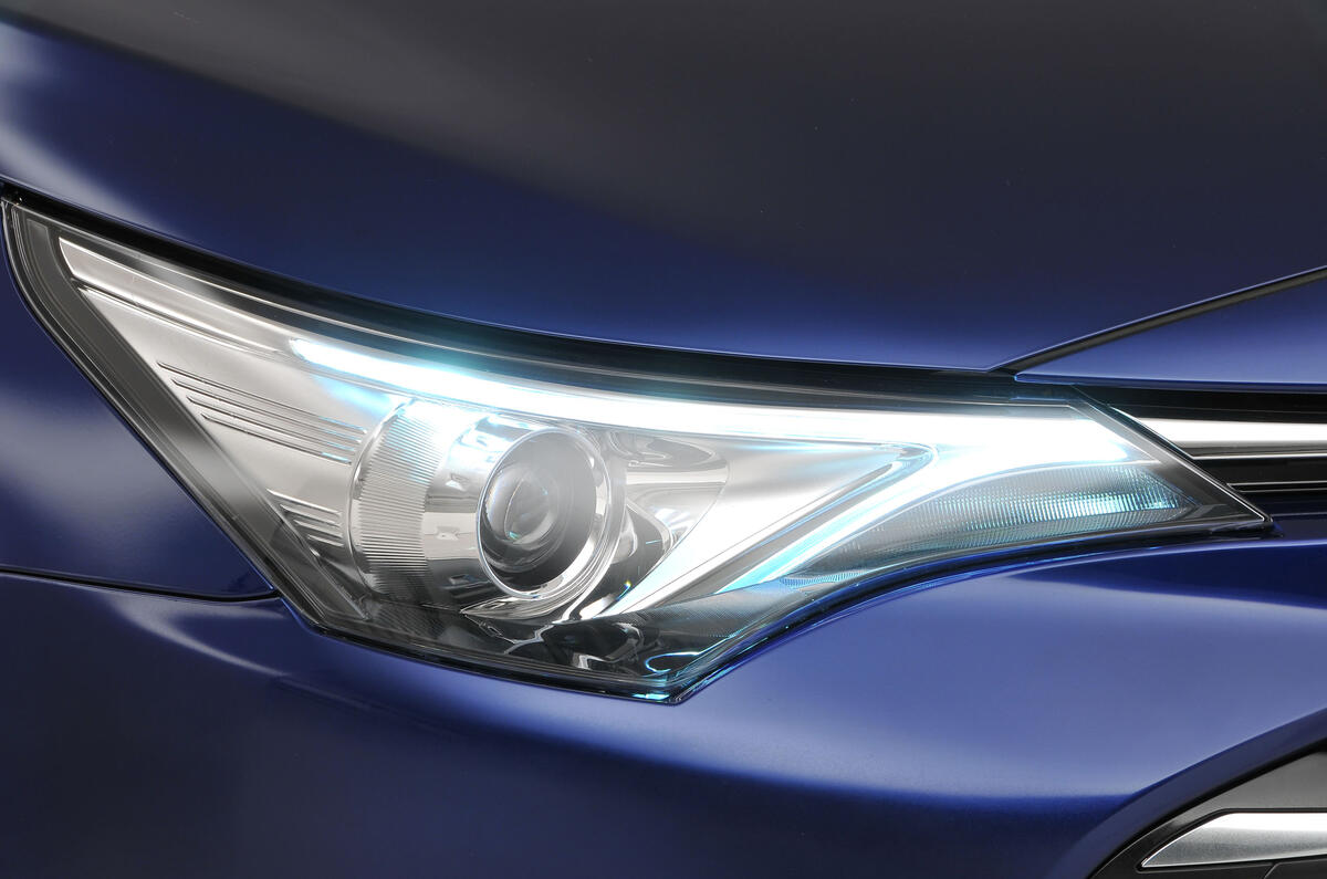 Toyota Avensis headlight