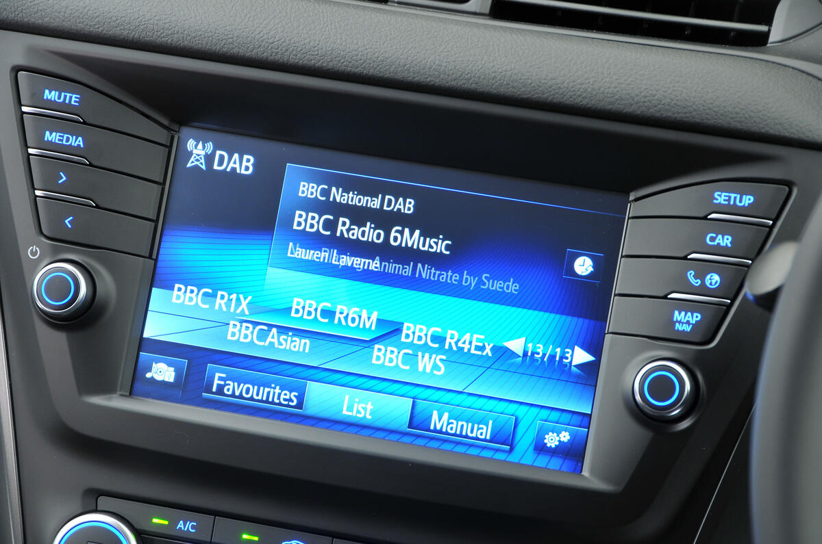 Toyota Avensis infotainment system