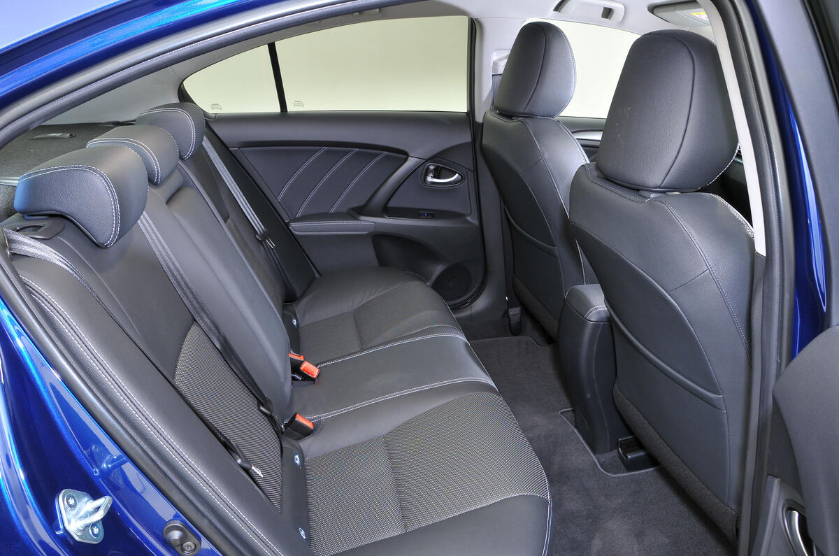 Toyota Avensis rear seats