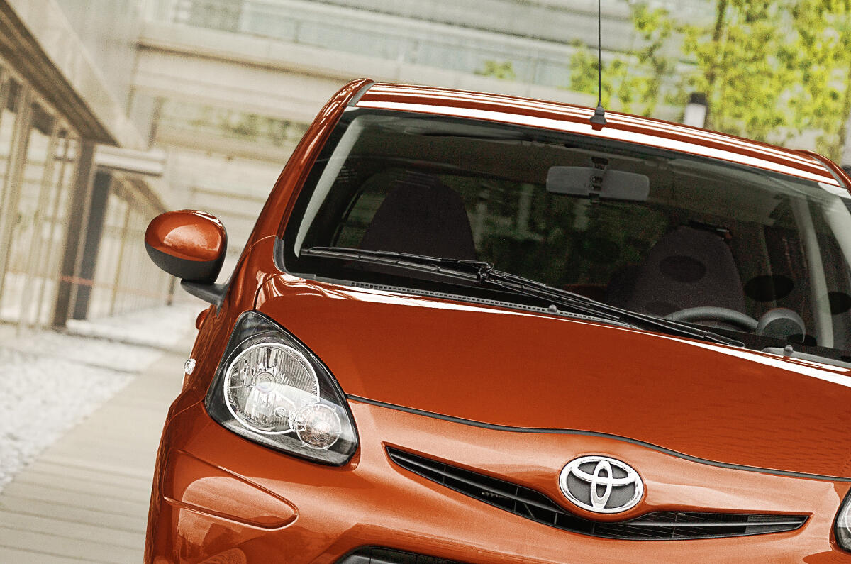 Toyota Aygo headlight