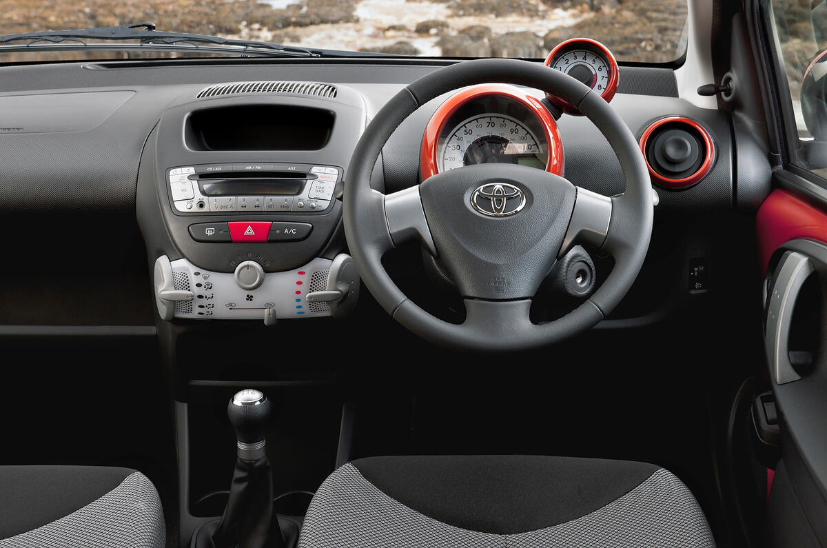 interieur aygo toyota aygo 2005 2014 interior autocar interieur aygo toyota aygo 2005 2014 interior autocar