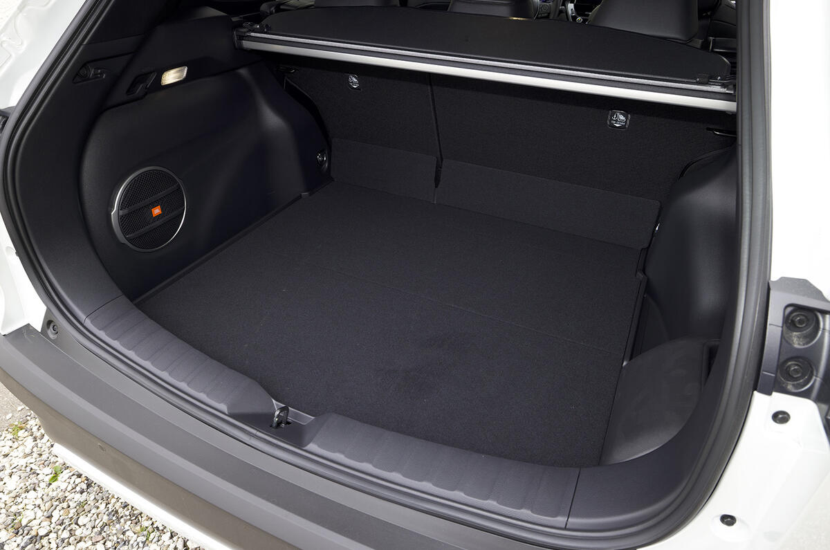 toyota corolla cross 08 boot toyota corolla cross 08 boot