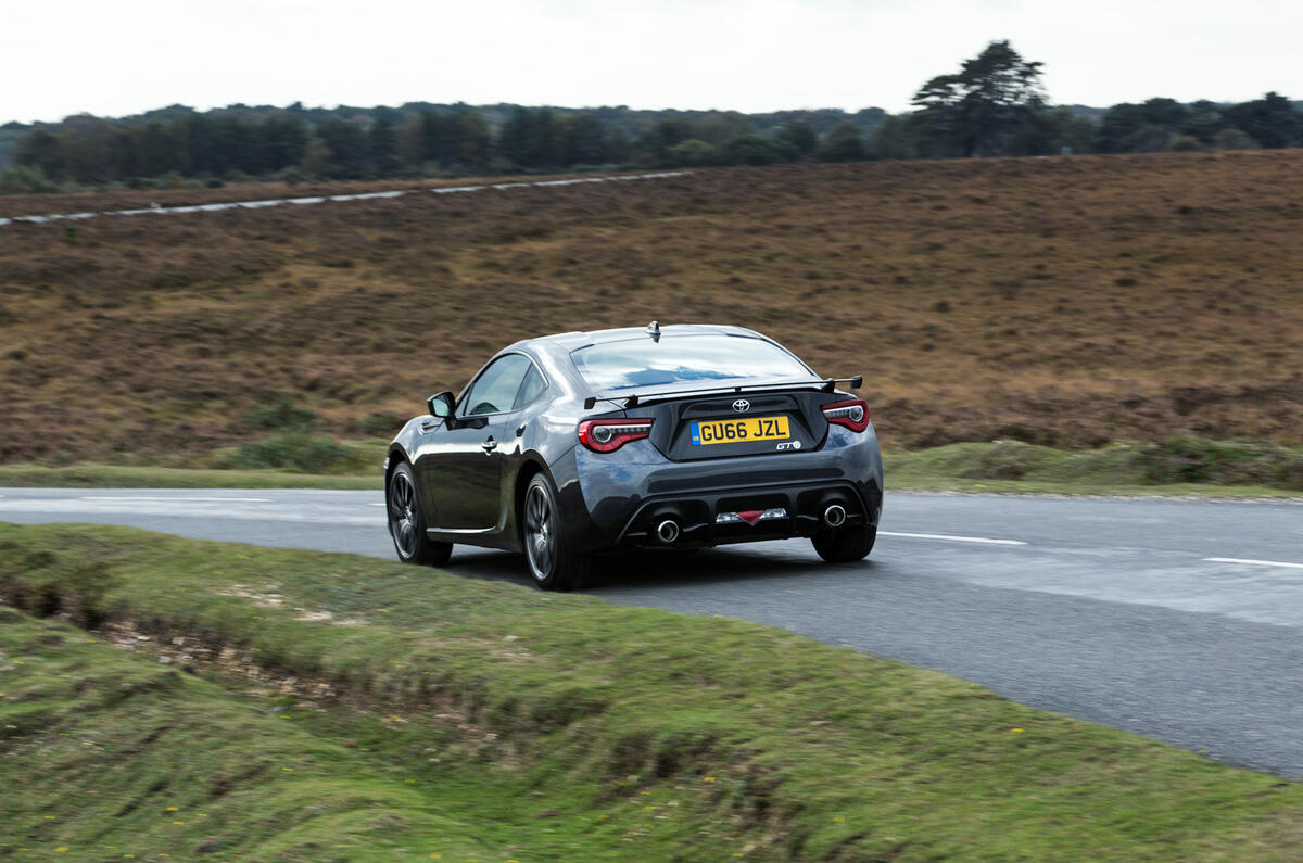 Toyota GT86 rear cornering