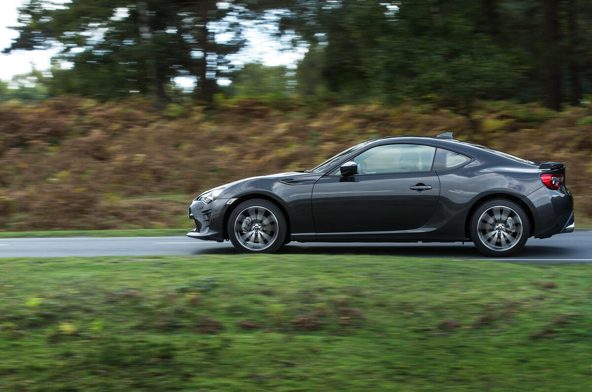 Toyota GT86 side profile