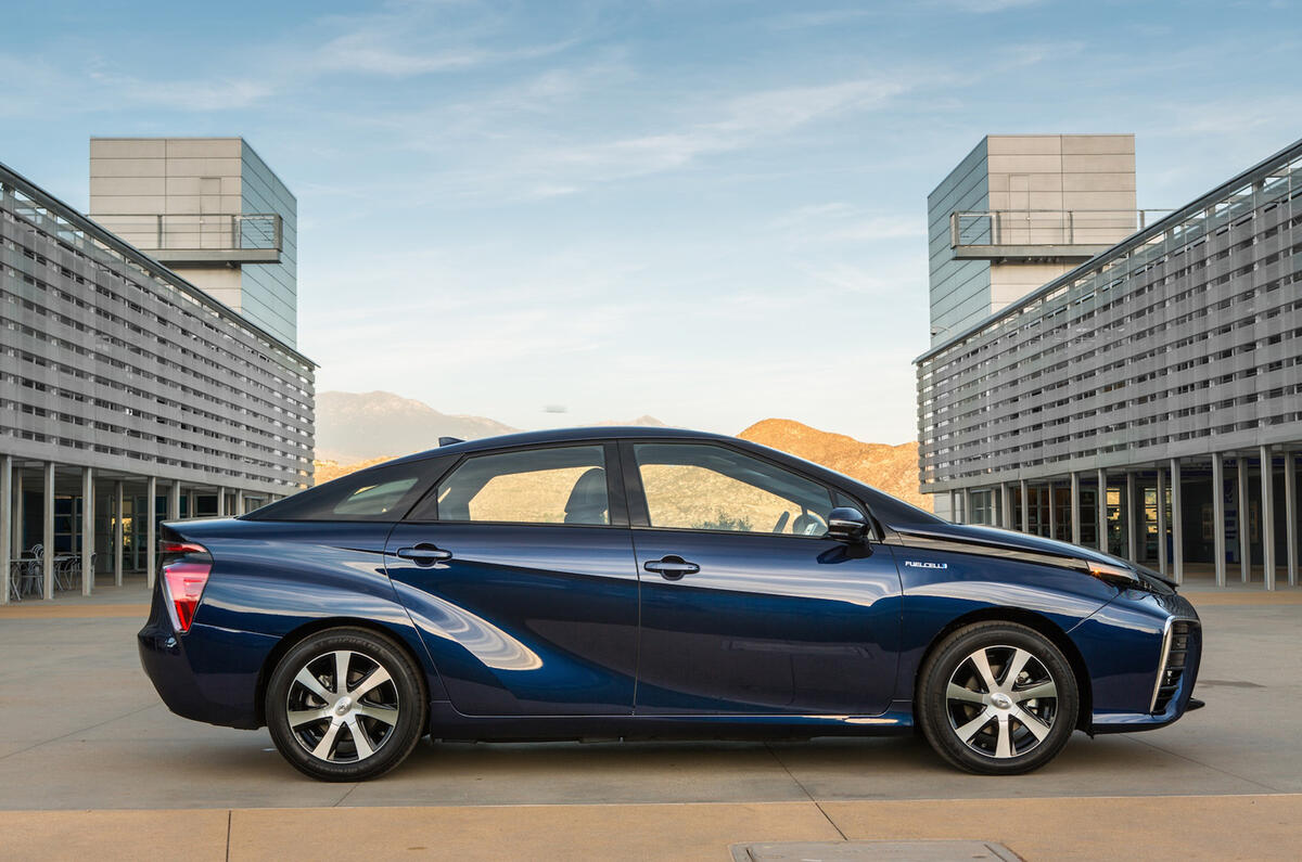Hydrogen-powered Toyota FCV to be called Mirai for 2015 launch