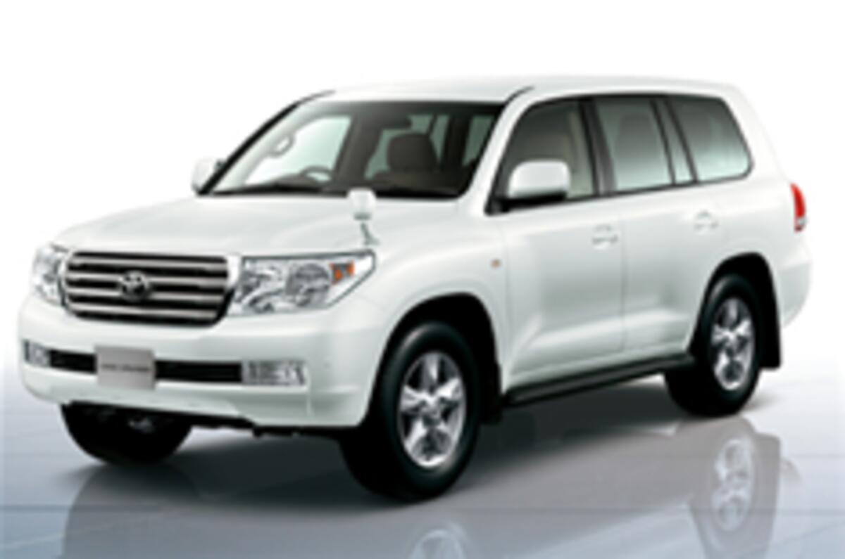 Toyota refreshes Range Rover rival