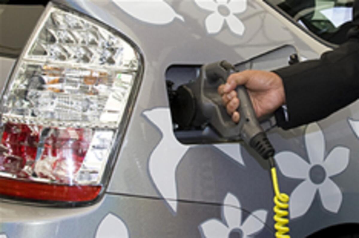 Toyota trials plug-in hybrid