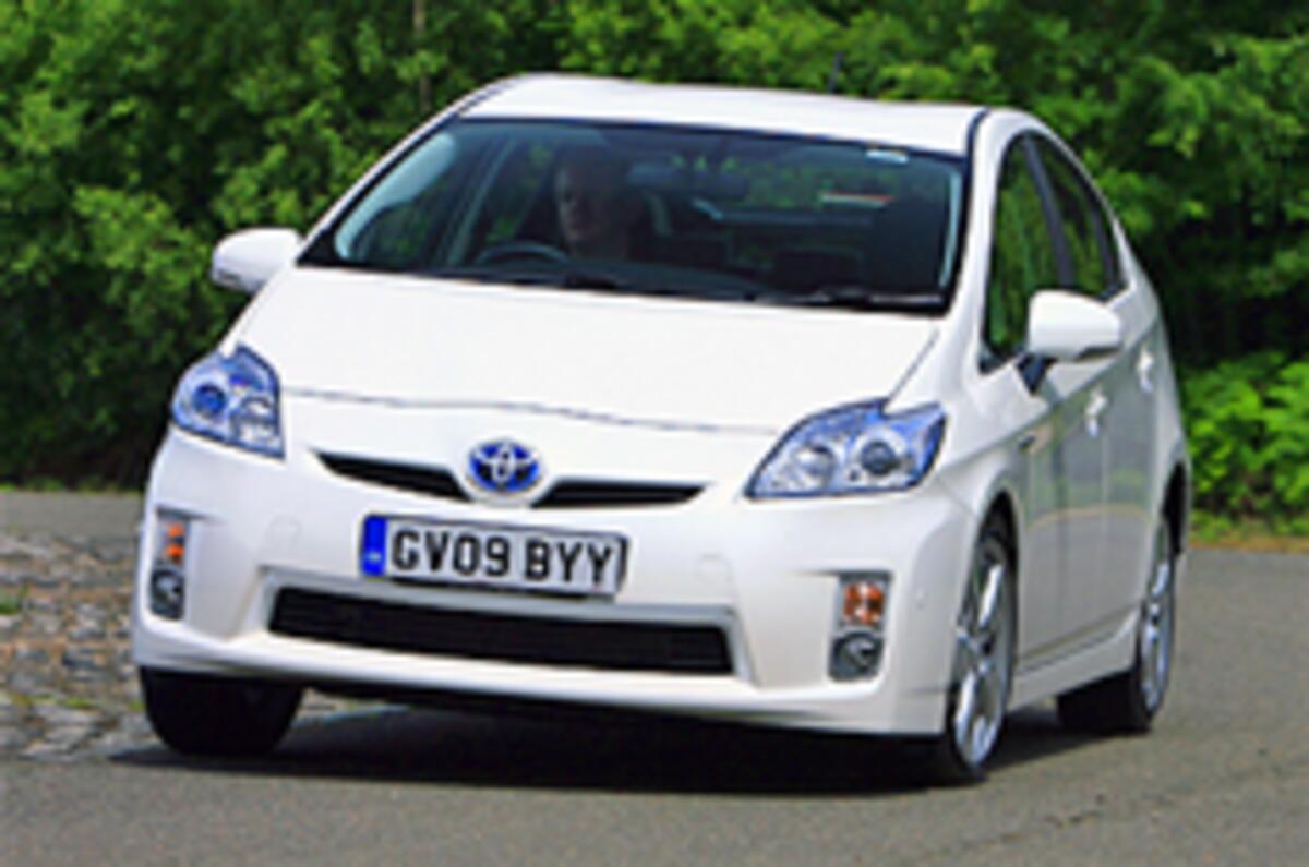 Prius boosts Japan's hybrid sales