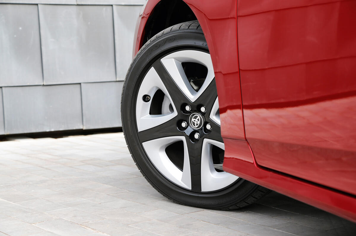 15in two-tone Toyota Prius alloys