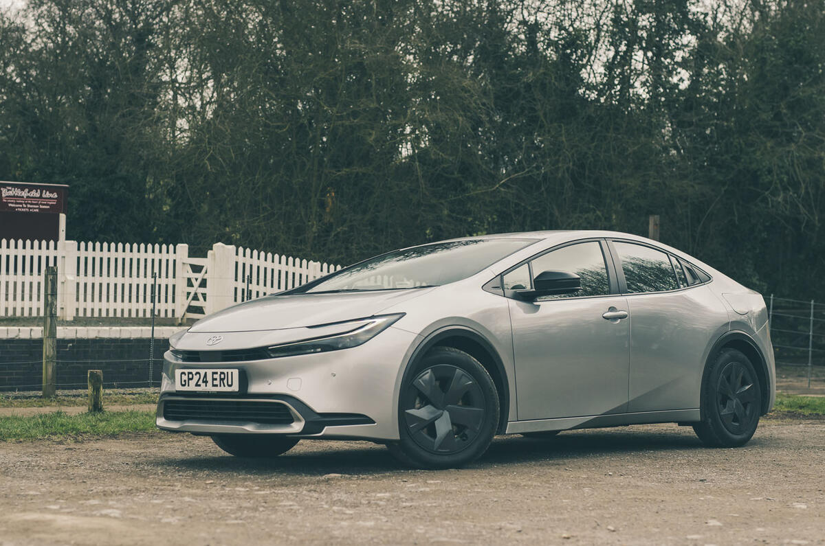 Toyota Prius RT 2025 Review avant statique 22