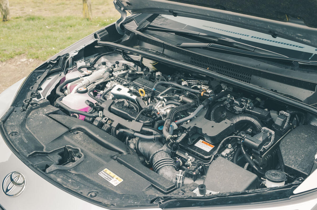 Toyota Prius RT 2025 Review moteur hybride 4