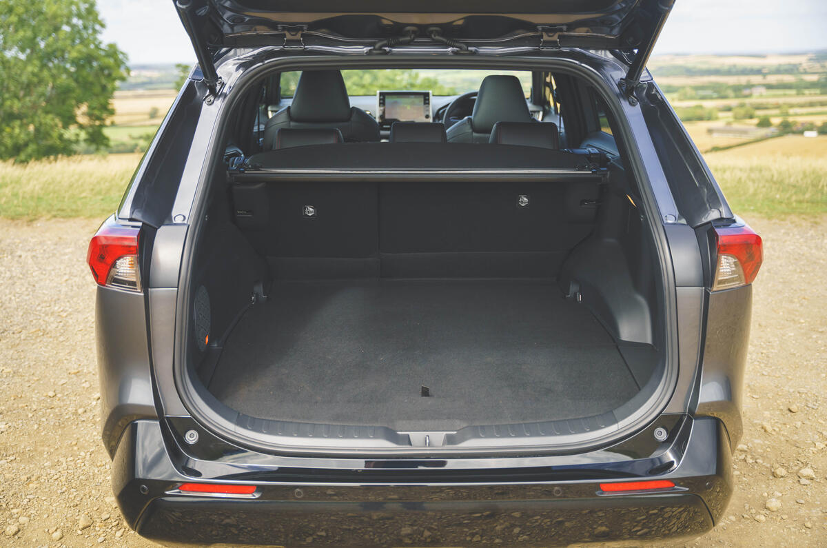 Toyota Rav 4 RT boot Toyota Rav 4 RT boot