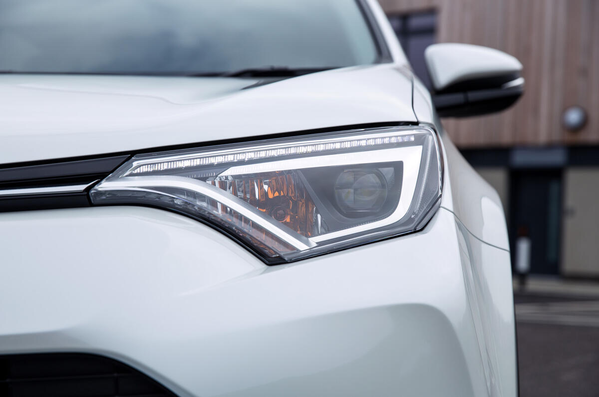 Toyota RAV4 headlights