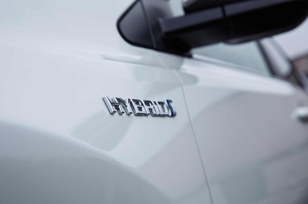 Toyota RAV4 hybrid badging