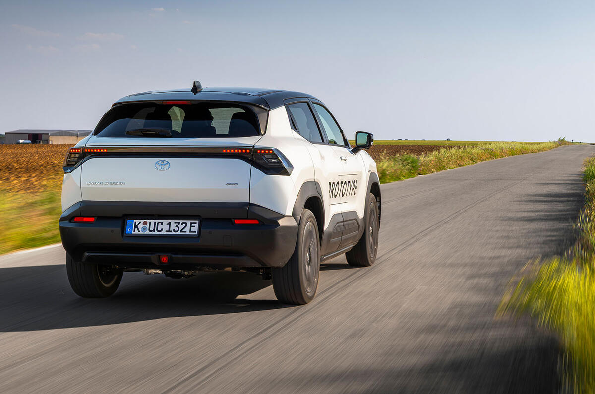 Toyota Urban Cruiser review 2025 03 rear tracking Toyota Urban Cruiser review 2025 03 rear tracking