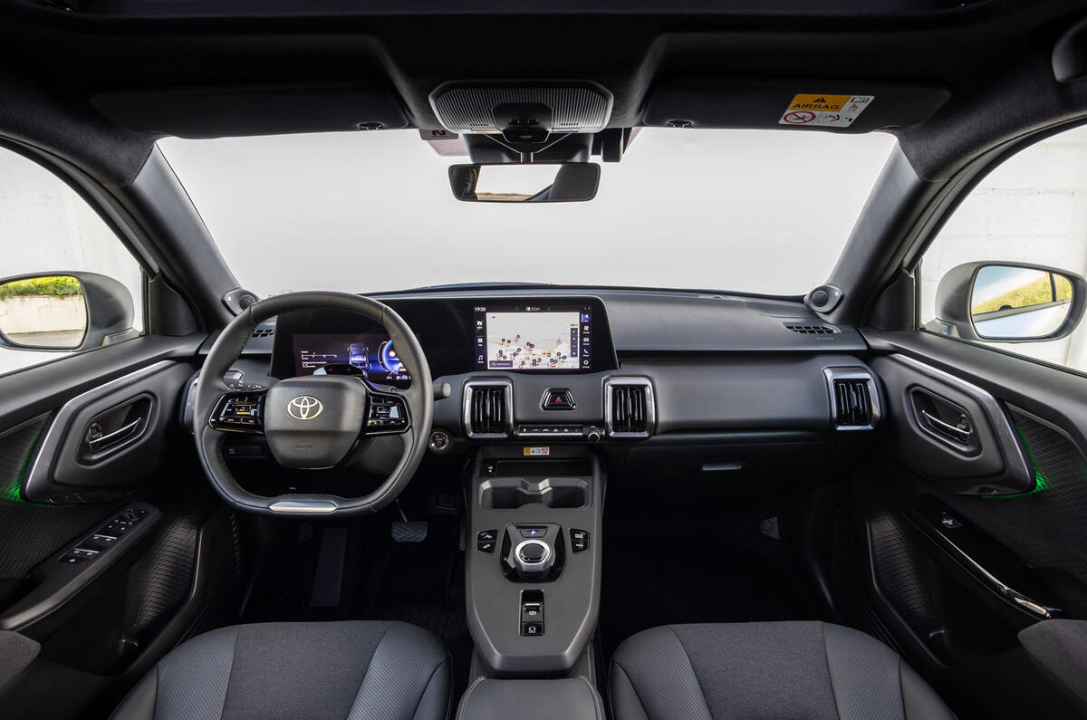 Toyota Urban Cruiser review 2025 09 dash Toyota Urban Cruiser review 2025 09 dash