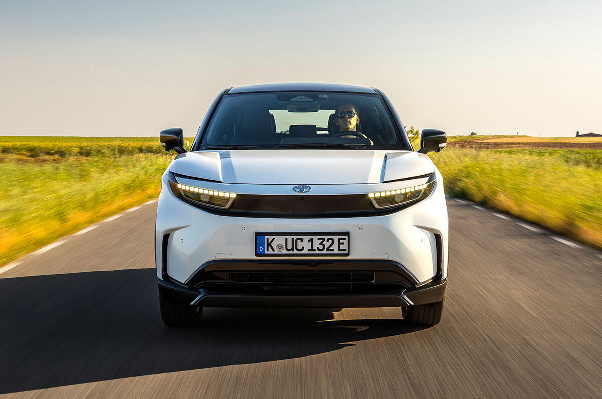 Toyota Urban Cruiser review 2025 22 front tracking Toyota Urban Cruiser review 2025 22 front tracking