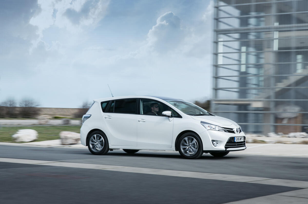 Toyota Verso front quarter