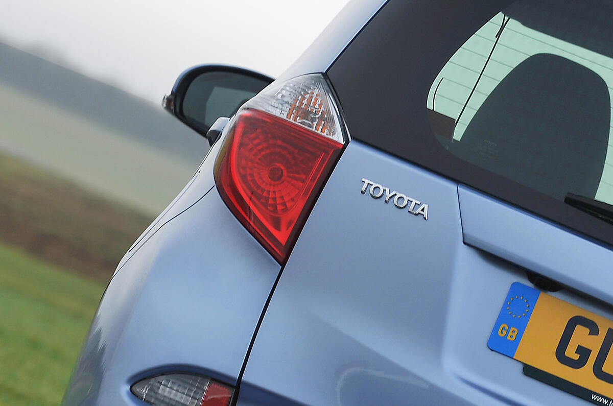 The rear is inoffensive and allows for a usefully low load height Toyota Verso-S rear light