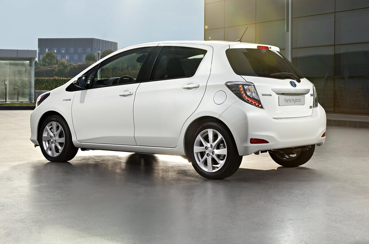 Toyota Yaris Hybrid: first pictures