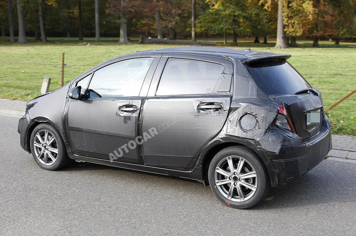 Next Toyota Yaris: new pics