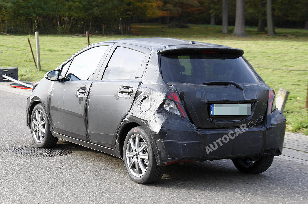 Next Toyota Yaris: new pics
