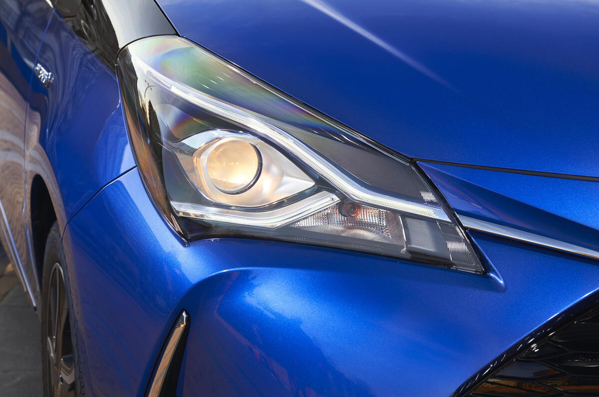 Toyota Yaris Hybrid headlights