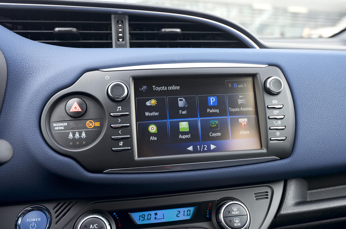 Toyota Yaris Hybrid infotainment system