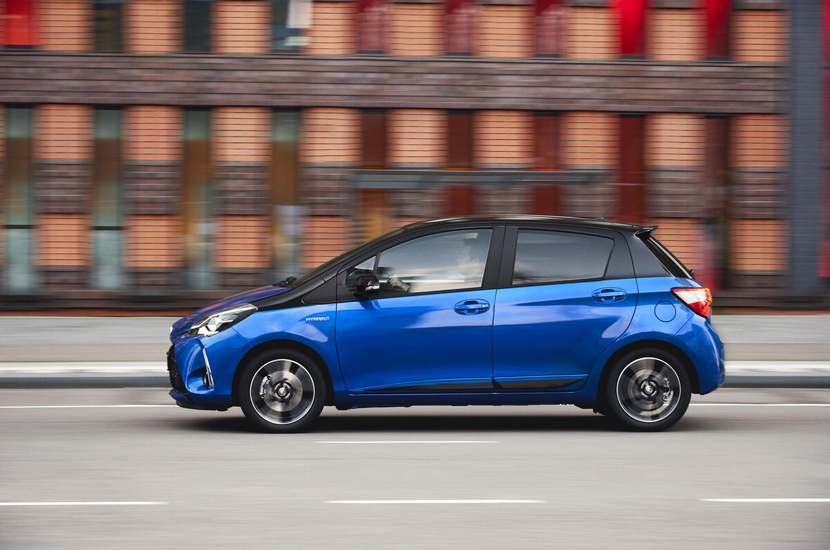 Toyota Yaris Hybrid side profile