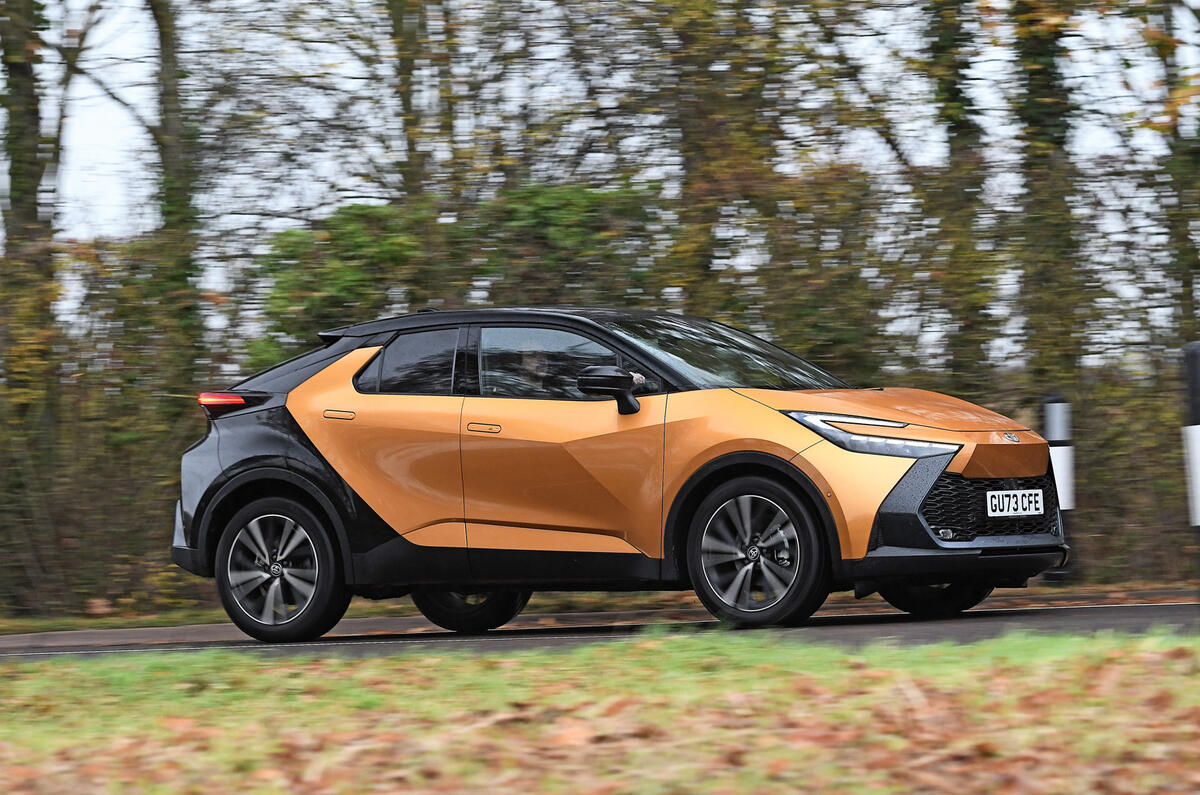 Toyota C HR en virage