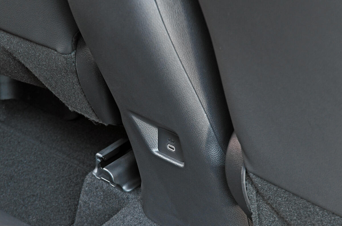 Chargeur USB C Toyota C HR
